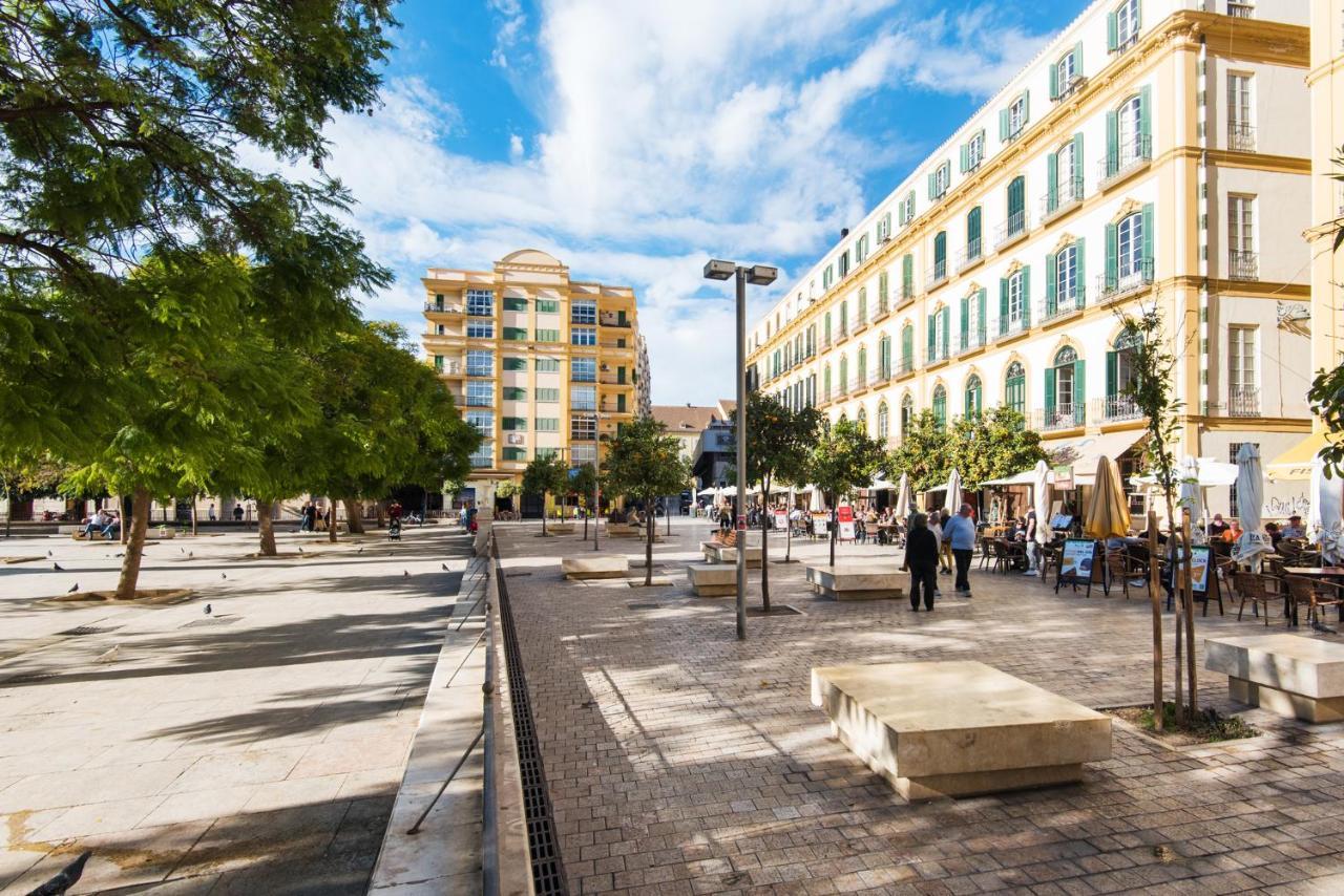 The 1St Corner Central Apartments Malaga Exterior photo